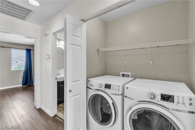 1042 Grand Cerritos Avenue, Las Vegas, NV 89183
