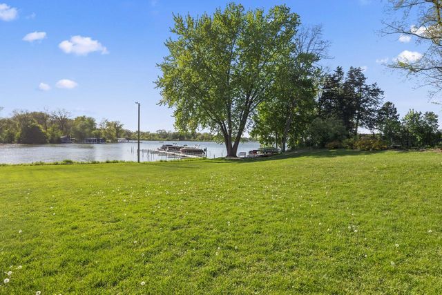 126 Maple TERRACE, Oconomowoc, WI 53066