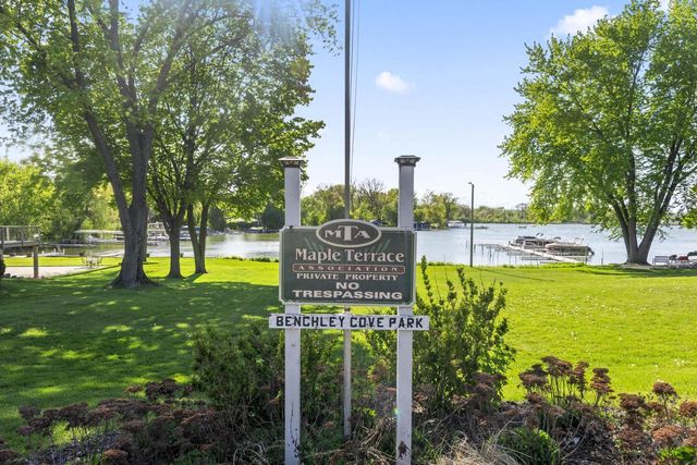 126 Maple TERRACE, Oconomowoc, WI 53066