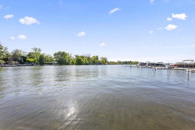 126 Maple TERRACE, Oconomowoc, WI 53066
