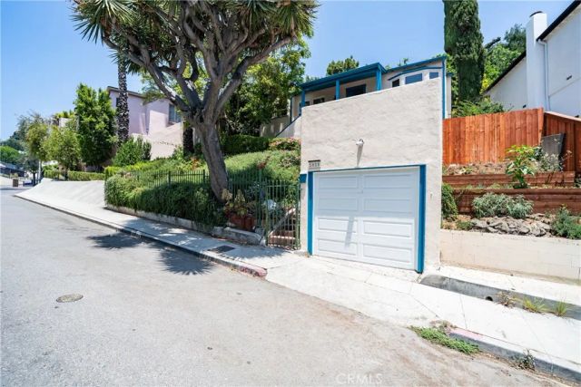 1616 Redcliff, Los Angeles, CA 90026