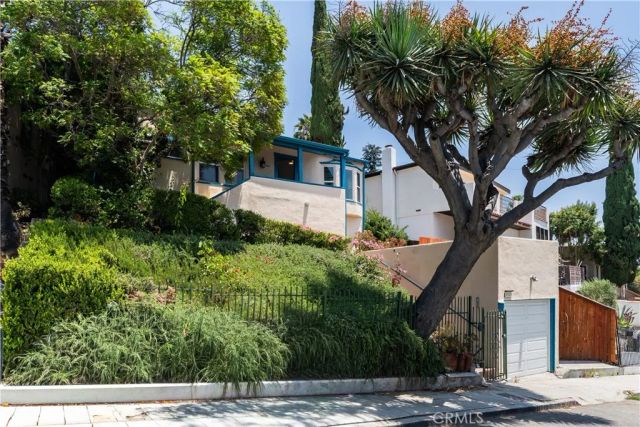 1616 Redcliff, Los Angeles, CA 90026