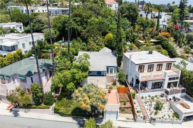 1616 Redcliff, Los Angeles, CA 90026