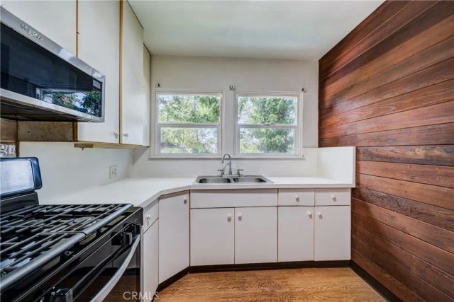 1616 Redcliff, Los Angeles, CA 90026