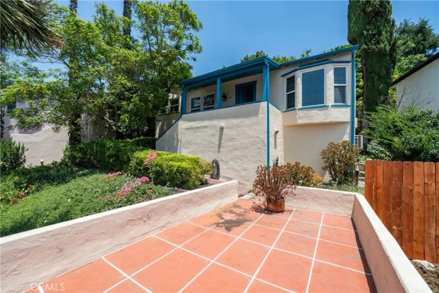 1616 Redcliff, Los Angeles, CA 90026
