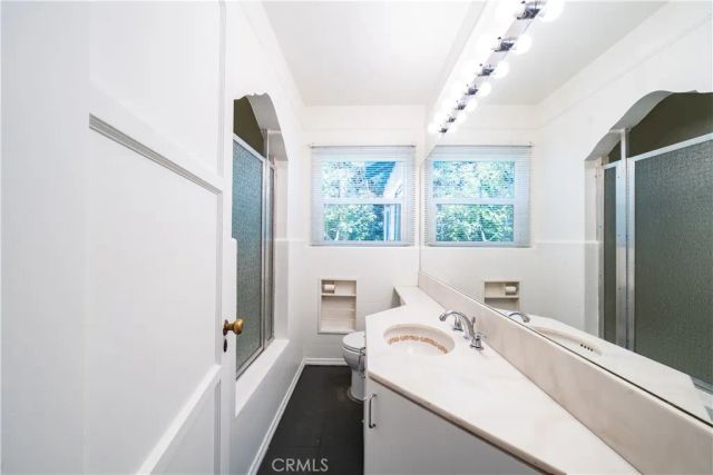 1616 Redcliff, Los Angeles, CA 90026