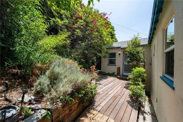 1616 Redcliff, Los Angeles, CA 90026