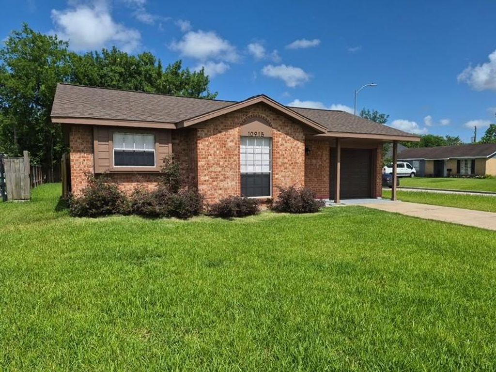 10915 Roandale Drive, Houston, TX 77048