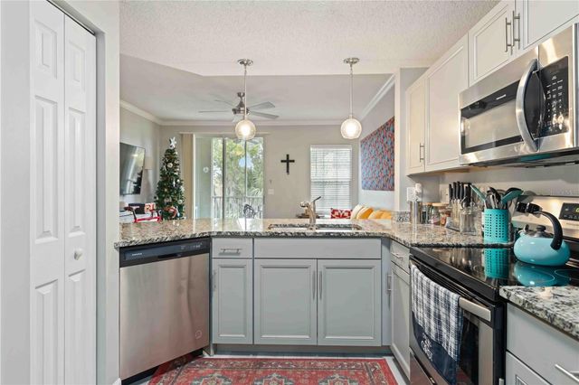 5601 BENTGRASS DRIVE 10-112, Sarasota, FL 34235