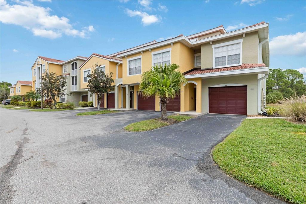 5601 BENTGRASS DRIVE 10-112, Sarasota, FL 34235