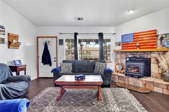 10753 Locust, Hesperia, CA 92345