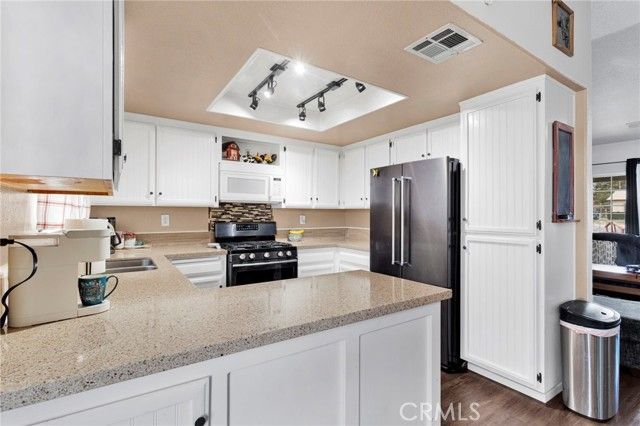 10753 Locust, Hesperia, CA 92345