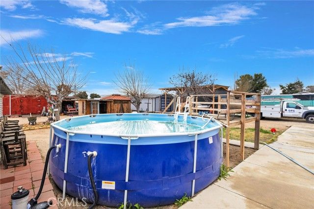 10753 Locust, Hesperia, CA 92345