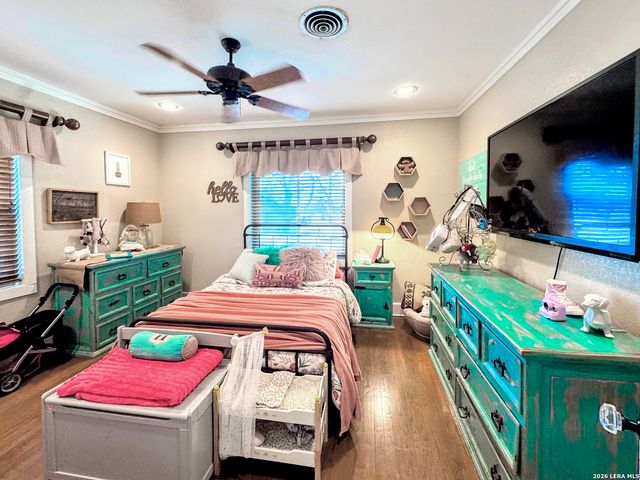 2828 2nd St, Pleasanton, TX 78064