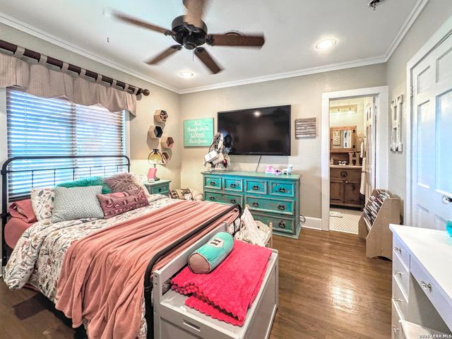 2828 2nd St, Pleasanton, TX 78064