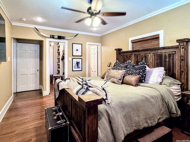 2828 2nd St, Pleasanton, TX 78064