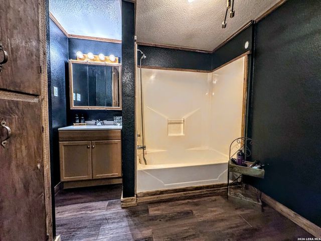 2828 2nd St, Pleasanton, TX 78064