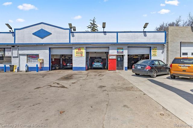 20630 W Seven Mile Road, Detroit, MI 48219