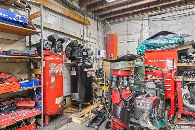 20630 W Seven Mile Road, Detroit, MI 48219