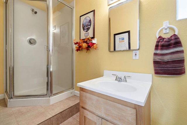 3701 Chamberlain Way, Carmichael, CA 95608