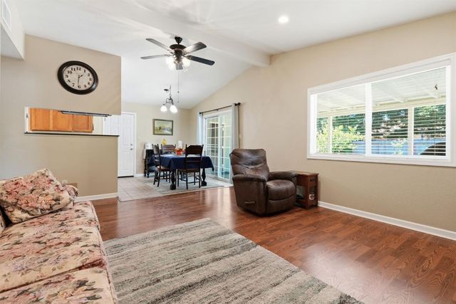 3701 Chamberlain Way, Carmichael, CA 95608