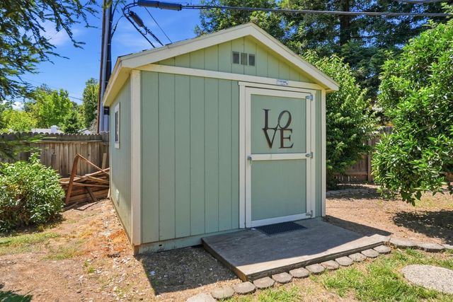 3701 Chamberlain Way, Carmichael, CA 95608