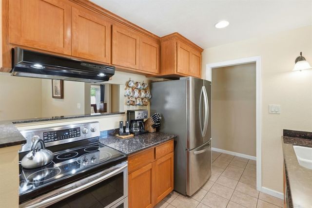 3701 Chamberlain Way, Carmichael, CA 95608