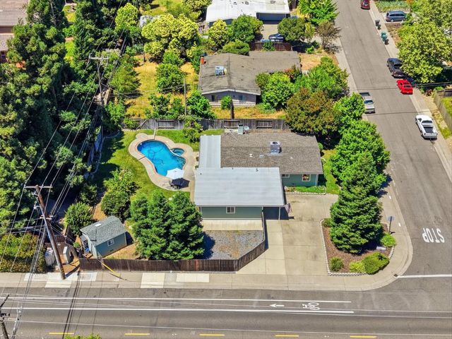3701 Chamberlain Way, Carmichael, CA 95608