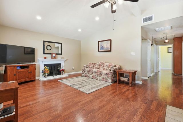 3701 Chamberlain Way, Carmichael, CA 95608