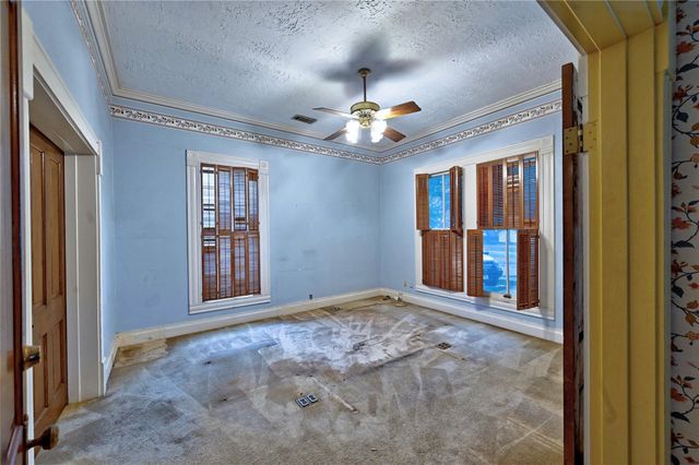 925 Heights Boulevard, Houston, TX 77008