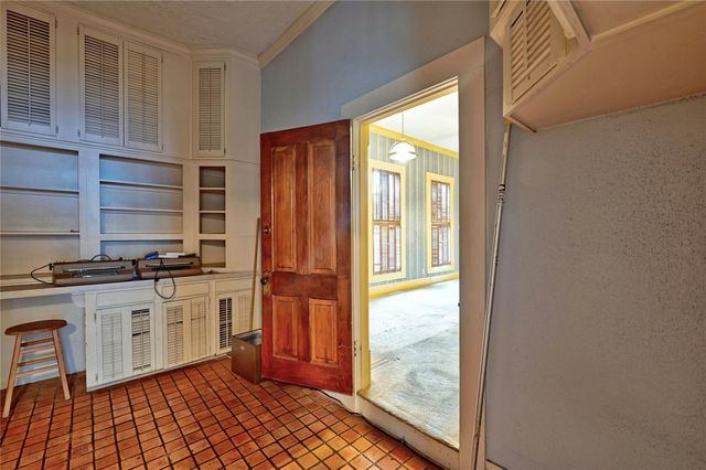 925 Heights Boulevard, Houston, TX 77008