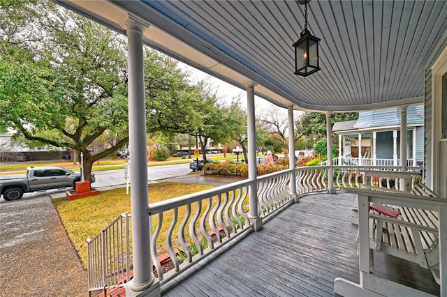 925 Heights Boulevard, Houston, TX 77008