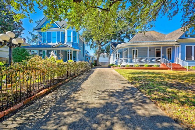 925 Heights Boulevard, Houston, TX 77008