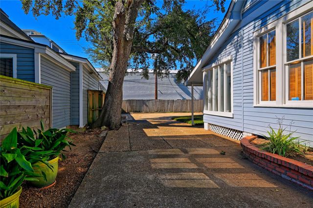 925 Heights Boulevard, Houston, TX 77008