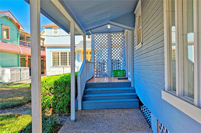 925 Heights Boulevard, Houston, TX 77008