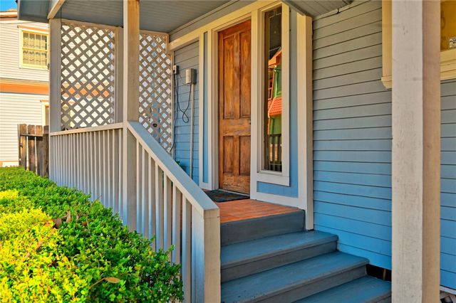 925 Heights Boulevard, Houston, TX 77008