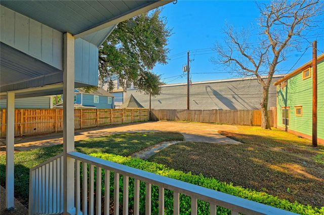 925 Heights Boulevard, Houston, TX 77008