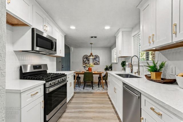 570 Walnut St, West Sacramento, CA 95691