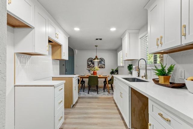 570 Walnut St, West Sacramento, CA 95691