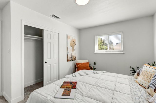 570 Walnut St, West Sacramento, CA 95691