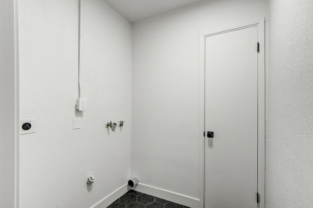 570 Walnut St, West Sacramento, CA 95691