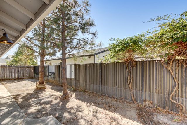 570 Walnut St, West Sacramento, CA 95691