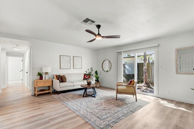 570 Walnut St, West Sacramento, CA 95691