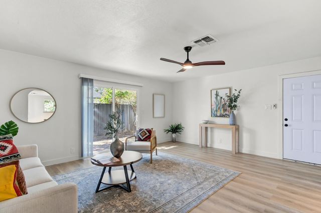 570 Walnut St, West Sacramento, CA 95691