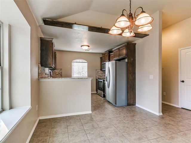 624 INVERLEITH Circle, Yukon, OK 73099