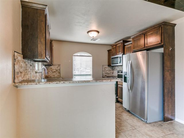 624 INVERLEITH Circle, Yukon, OK 73099