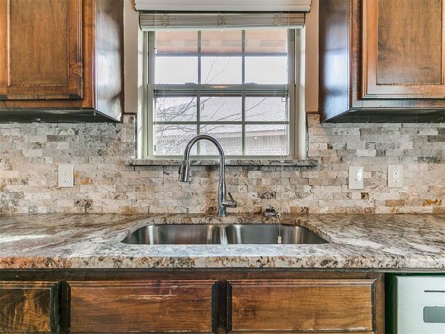 624 INVERLEITH Circle, Yukon, OK 73099