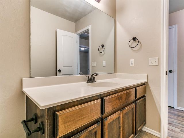 624 INVERLEITH Circle, Yukon, OK 73099