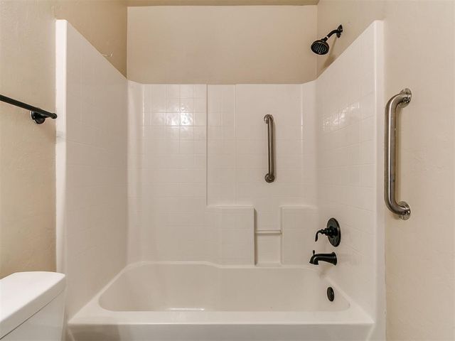 624 INVERLEITH Circle, Yukon, OK 73099