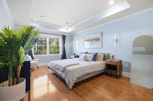 287 Langley 38, Newton, MA 02459